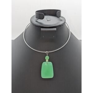 Vintage Silver Tone Wire Hook Clasp W/ Green Glass Pendant Choker Necklace